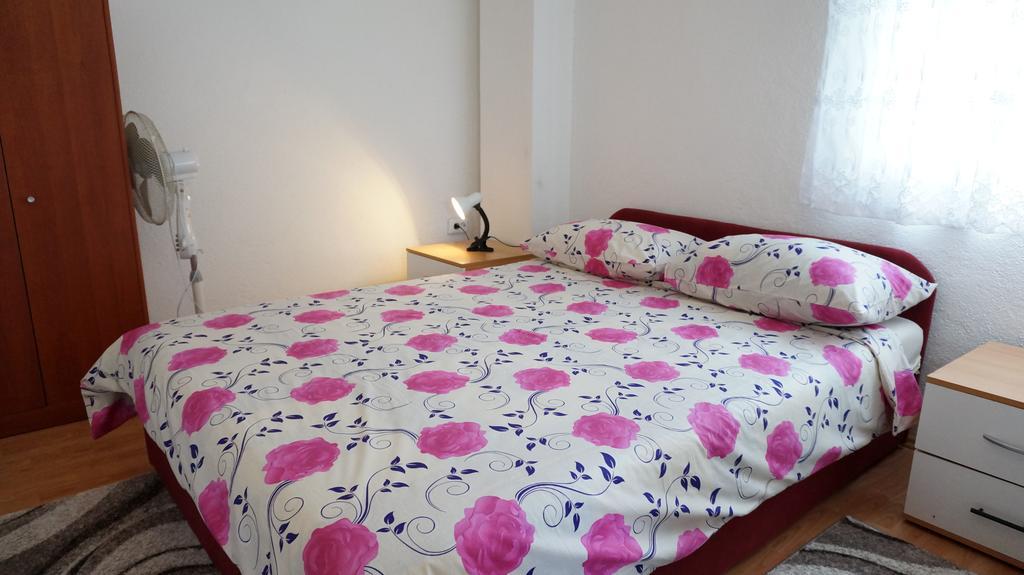 נין Apartments Red Rose מראה חיצוני תמונה