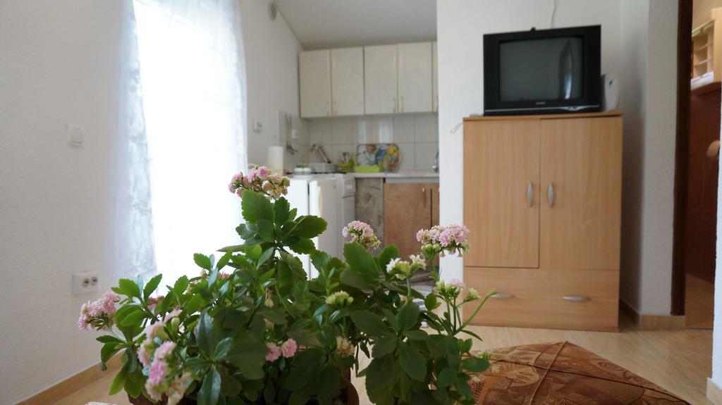 נין Apartments Red Rose מראה חיצוני תמונה