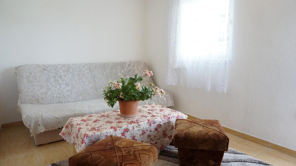 נין Apartments Red Rose מראה חיצוני תמונה