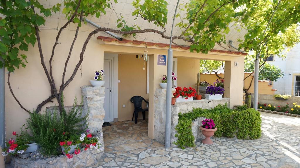 נין Apartments Red Rose מראה חיצוני תמונה
