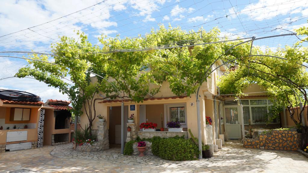 נין Apartments Red Rose מראה חיצוני תמונה