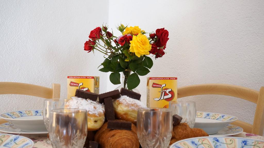נין Apartments Red Rose מראה חיצוני תמונה