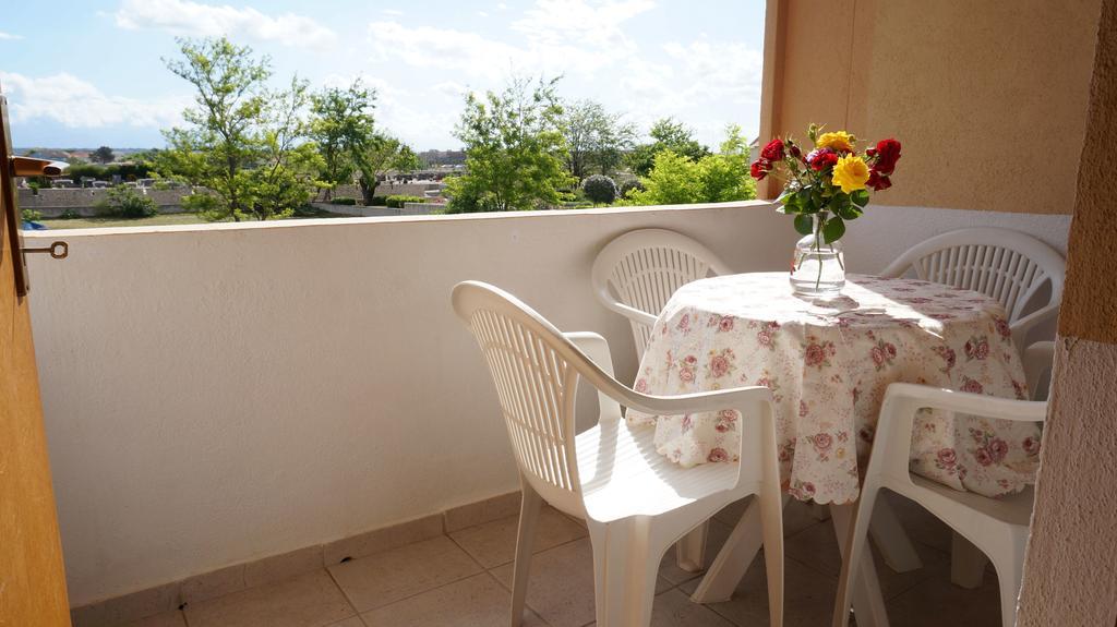 נין Apartments Red Rose מראה חיצוני תמונה