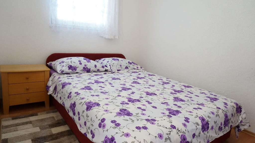 נין Apartments Red Rose מראה חיצוני תמונה